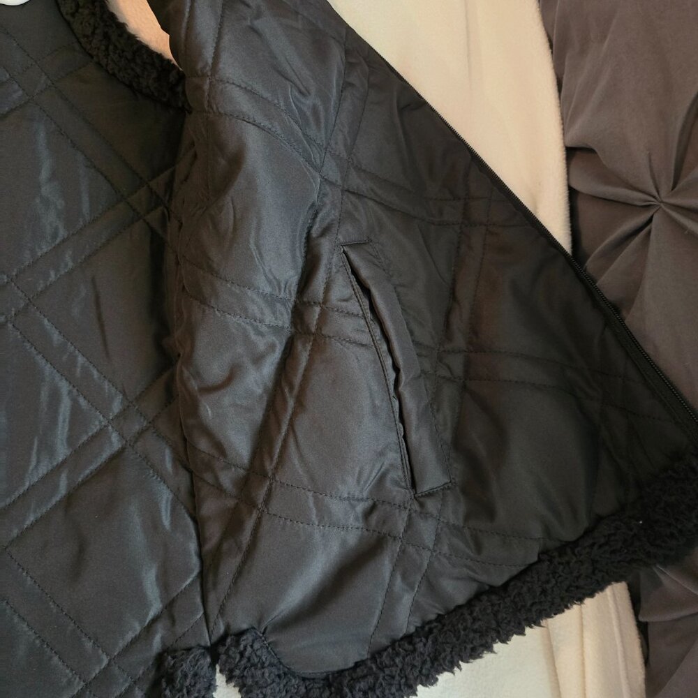 d&co reversible vest - Picture 5 of 8